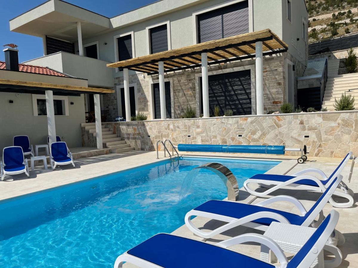 Bellavista Villa Ivanica Exteriör bild