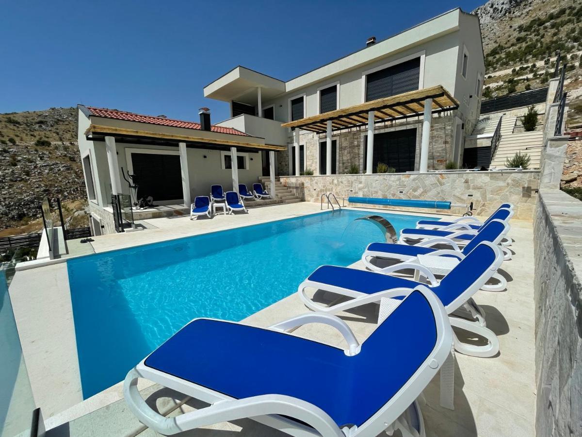 Bellavista Villa Ivanica Exteriör bild