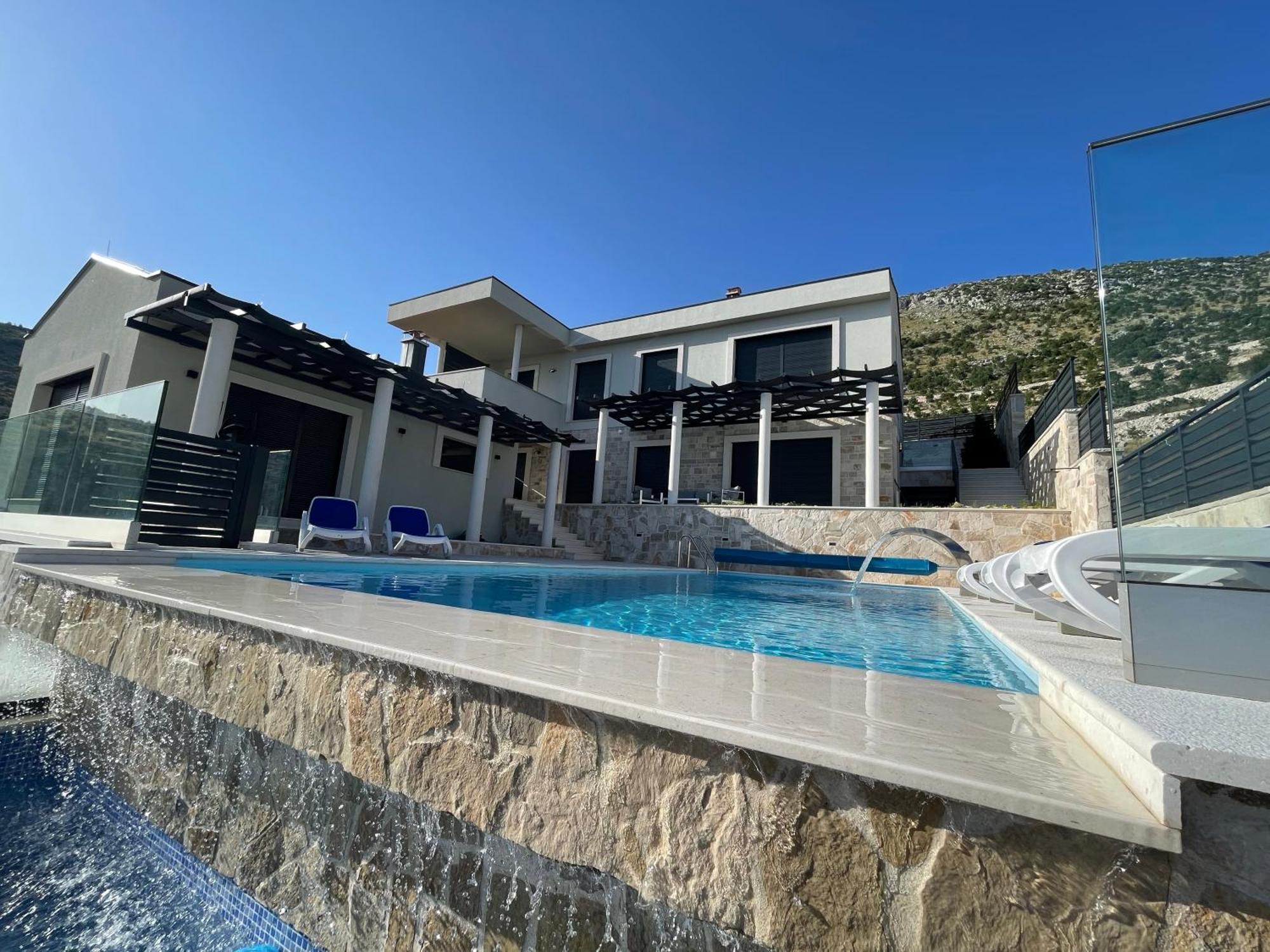 Bellavista Villa Ivanica Exteriör bild